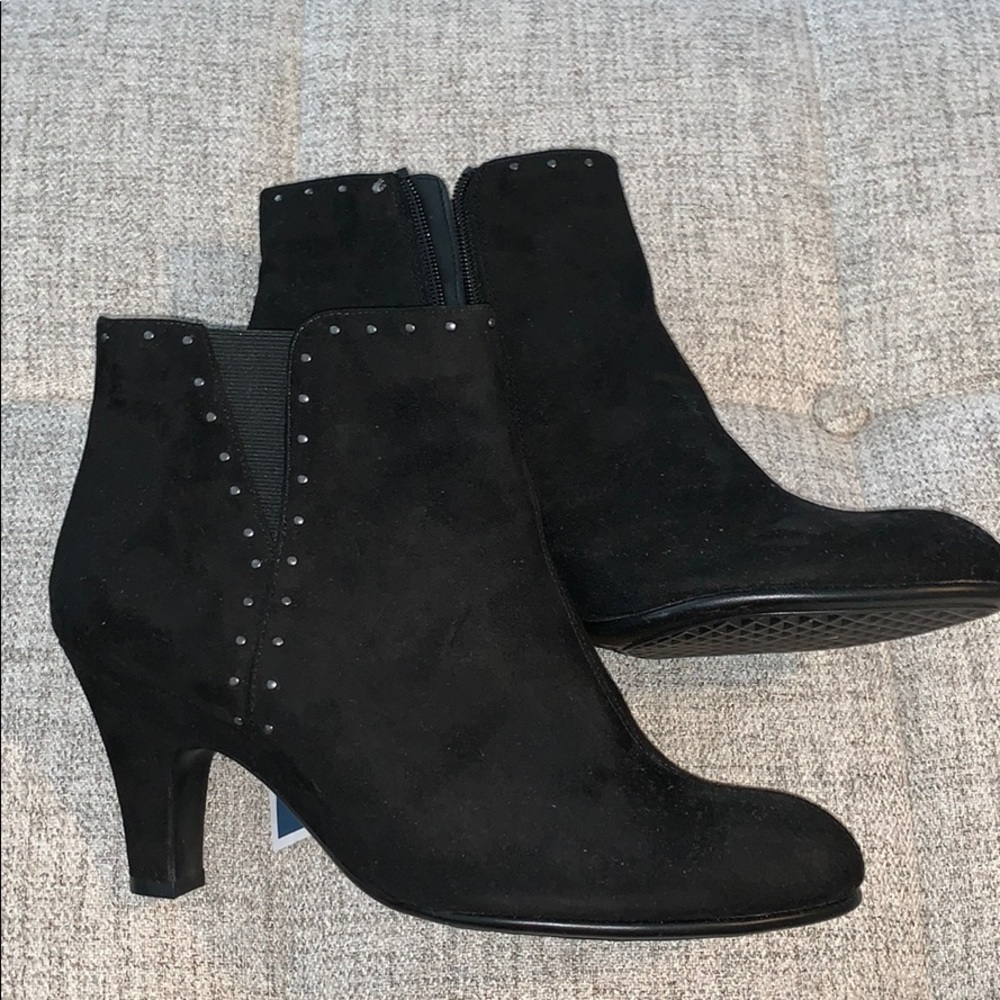 Size 9 AEROSOLES Heels